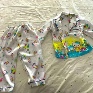 [Hello Kitty] Kids Size 5 International Find Pajamas